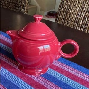 Fiesta Scarlet Lidded Teapot RETIRED